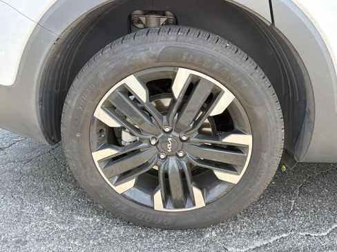 Used 2023 Kia Telluride SX Prestige AWD/4WD image 9