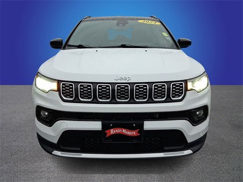 Used 2024 Jeep Compass Limited image 2