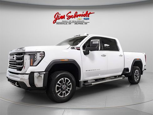 Used 2024 GMC Sierra 2500 SLT w/ SLT Convenience Package image 3