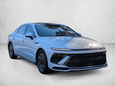 Certified 2025 Hyundai Sonata Limited image 8