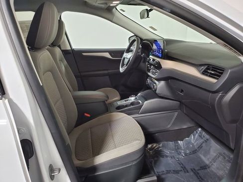 Used 2022 Ford Escape SE image 9