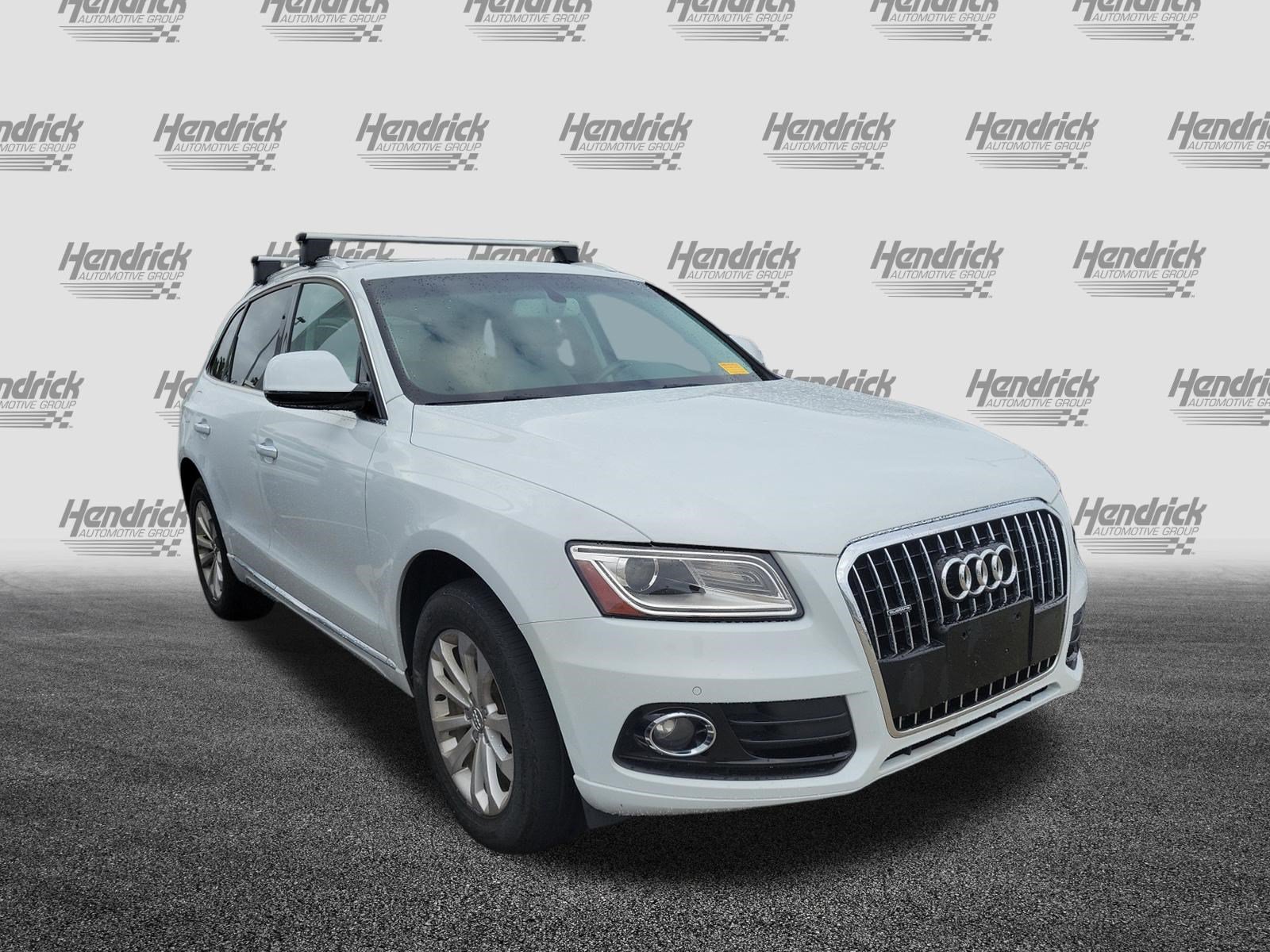 Used 2015 Audi Q5 2.0T Premium Plus w/ Technology Package AWD/4WD image 2
