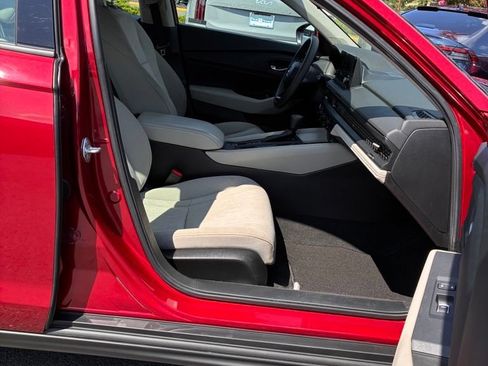 Used 2023 Honda Accord EX image 19