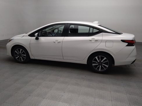 Used 2025 Nissan Versa SV FWD image 3