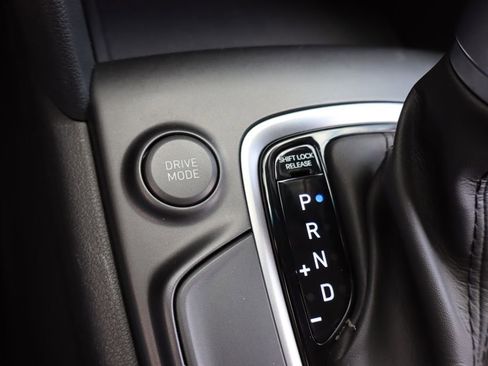 Used 2019 Hyundai Kona SE w/ Cargo Package FWD image 10
