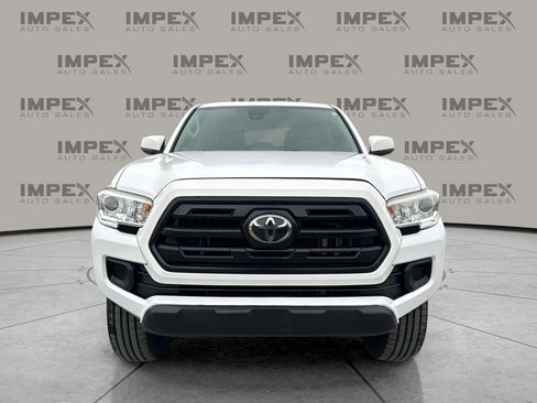 Used 2019 Toyota Tacoma SR image 8