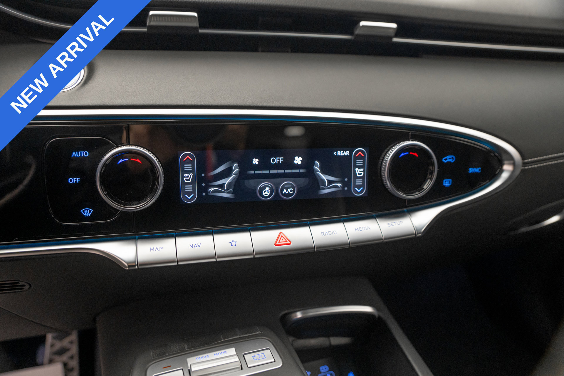 Used 2025 Genesis GV70 3.5T Sport AWD/4WD image 23