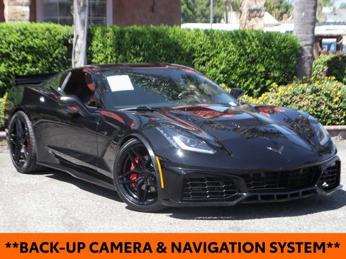 Used 2015 Chevrolet Corvette Stingray Coupe RWD image 2