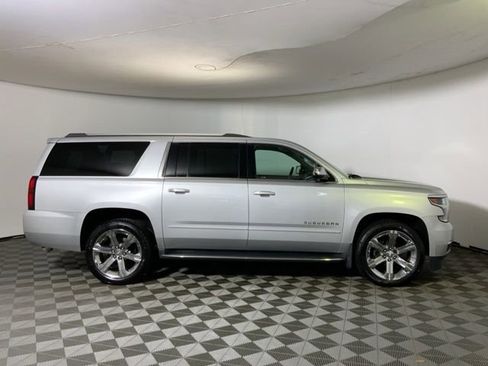 Used 2017 Chevrolet Suburban Premier AWD/4WD image 4