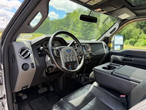 Used 2012 Ford F250 Lariat w/ Lariat Ultimate Pkg AWD/4WD image 14