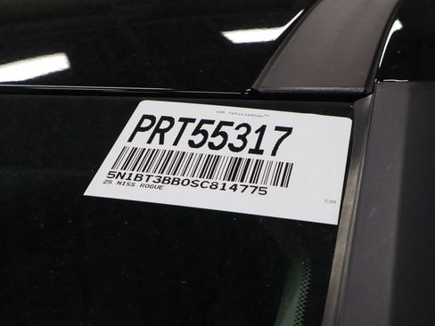 Certified 2025 Nissan Rogue SV image 35