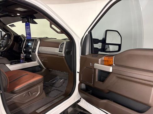 Certified 2019 Ford F250 King Ranch w/ King Ranch Ultimate Package AWD/4WD image 36