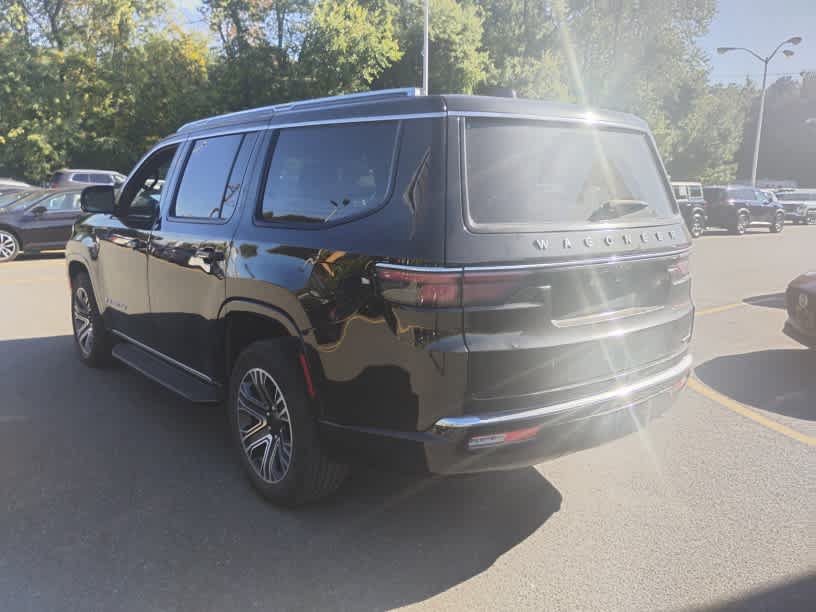 Used 2024 Jeep Wagoneer Series II AWD/4WD image 4