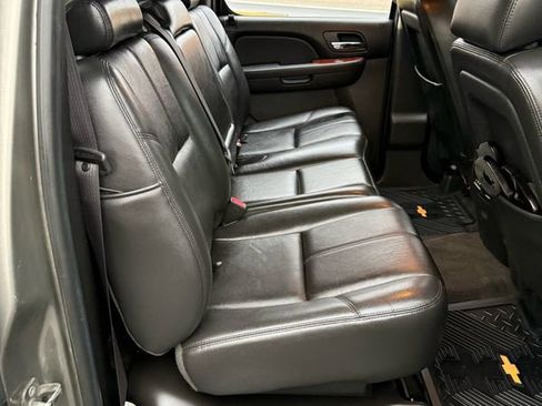 Used 2012 Chevrolet Avalanche LT image 12