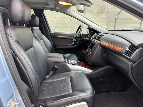 Used 2010 Mercedes-Benz R 350 4MATIC image 7