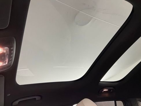 Used 2023 Mercedes-Benz GLB 250 4MATIC image 23