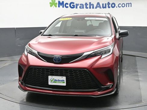 Used 2023 Toyota Sienna XSE AWD/4WD image 5