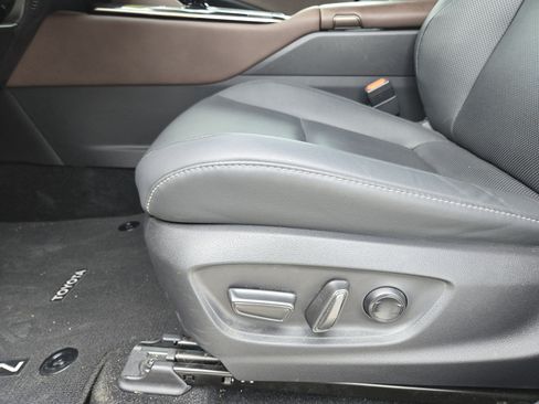 Used 2024 Toyota Crown AWD/4WD image 23