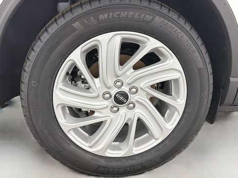New 2026 Lincoln Corsair Premiere FWD image 32