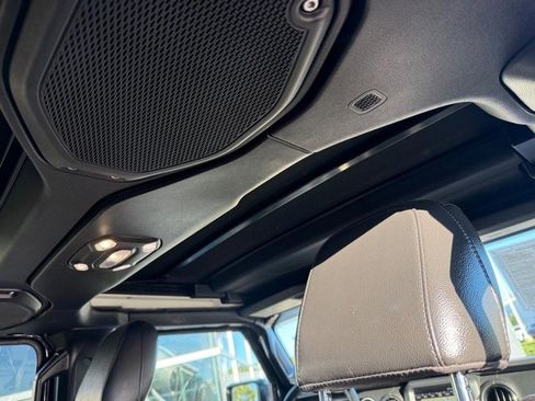 Used 2022 Jeep Wrangler Unlimited Sahara image 10