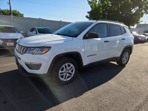 Used 2018 Jeep Compass Sport image 1