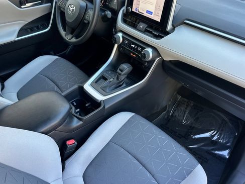 Certified 2025 Toyota RAV4 XLE FWD image 16