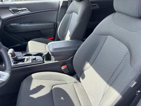 Used 2024 Kia Sportage LX image 25