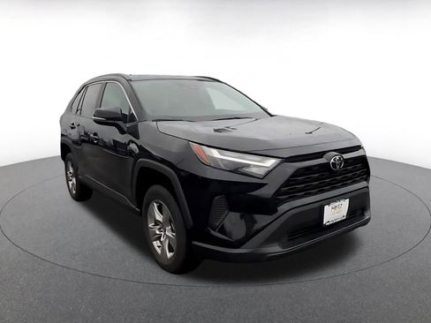 Used 2025 Toyota RAV4 XLE image 3