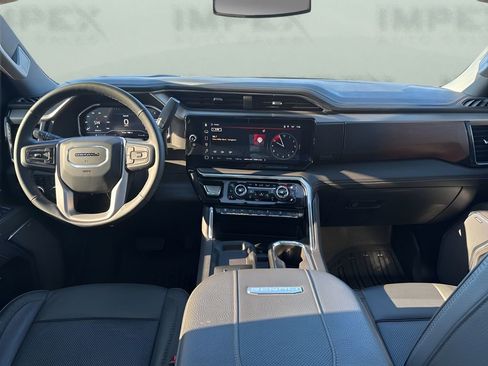 Used 2025 GMC Sierra 2500 Denali image 15