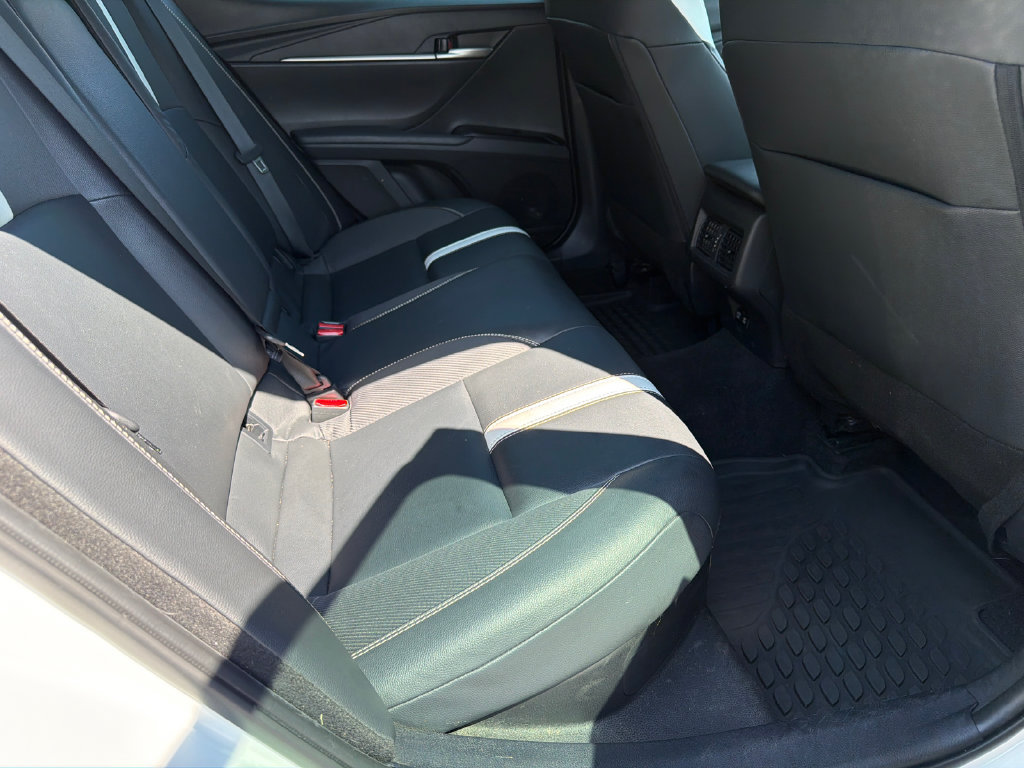 Used 2025 Toyota Camry SE w/ Convenience Package FWD image 18