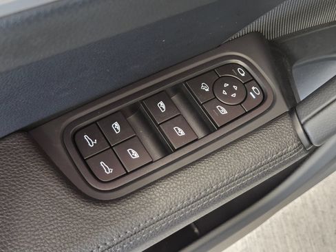 Certified 2024 Porsche Cayenne S AWD/4WD image 15