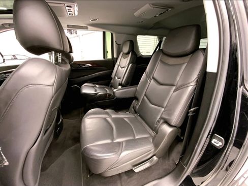 Used 2020 Cadillac Escalade ESV Premium Luxury w/ Escalade Sport Edition image 24