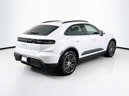 Certified 2025 Porsche Macan 4S Electric image 9