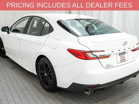 Used 2025 Toyota Camry SE FWD image 3