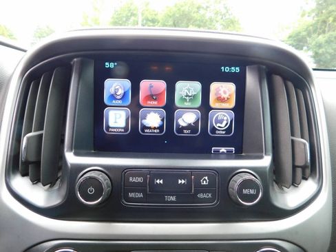 Used 2015 Chevrolet Colorado LT w/ Luxury Package RWD image 16