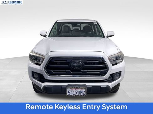 Used 2018 Toyota Tacoma SR5 RWD image 8