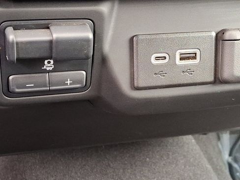 Used 2023 Chevrolet Silverado 1500 W/T w/ WT Value Package image 23