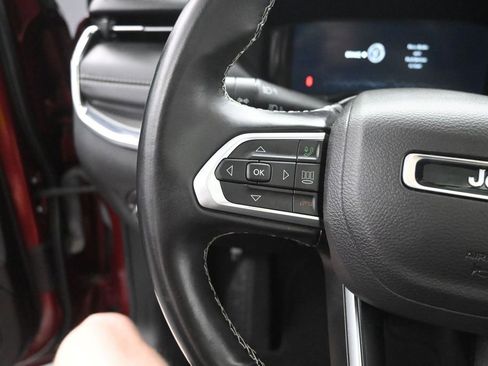 Used 2022 Jeep Compass High Altitude AWD/4WD image 32