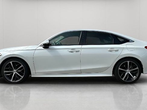 Used 2024 Honda Civic Touring image 9