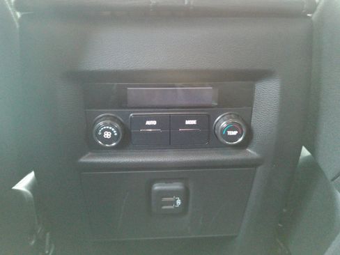 Certified 2022 Chevrolet Traverse LT w/ LPO, Floor Liner Package image 26