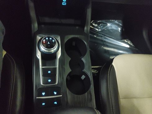 Certified 2022 Ford Escape Titanium w/ Titanium Premium Package image 17