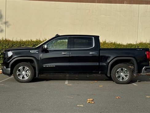 Used 2025 GMC Sierra 1500 SLT image 7