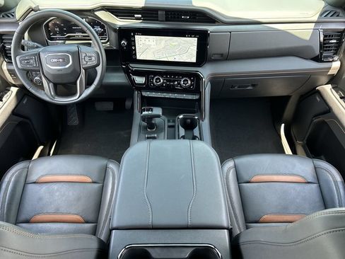Used 2025 GMC Sierra 1500 AT4 w/ Technology Package AWD/4WD image 20