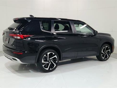 Used 2024 Mitsubishi Outlander SE image 8