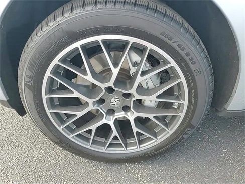 Used 2018 Porsche Macan S image 8
