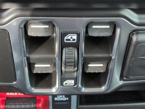 Used 2022 Jeep Gladiator Mojave w/ Trailer Tow Package AWD/4WD image 23