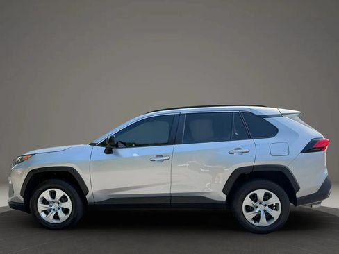 Used 2021 Toyota RAV4 LE FWD image 7