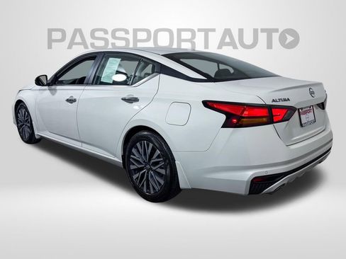 Used 2024 Nissan Altima 2.5 SV w/ SV Premium Package image 5