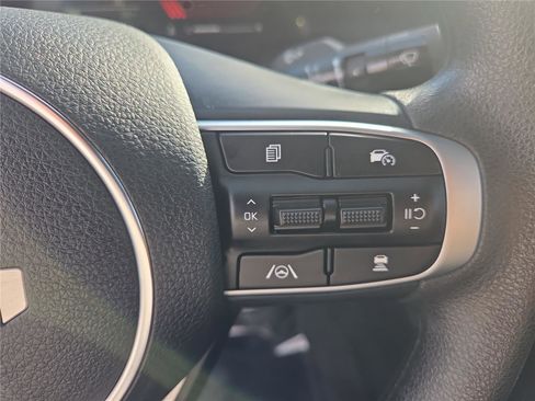 Used 2025 Kia K5 LXS image 17