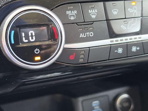 Used 2021 Ford Escape SE w/ SE Sport Appearance Package FWD image 25